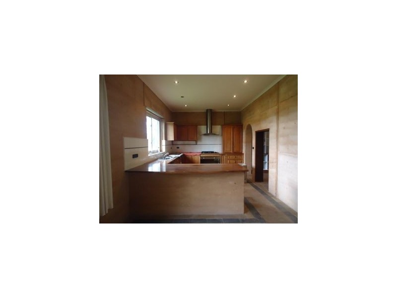 105 Smiths Lane, Clyde North VIC 3978