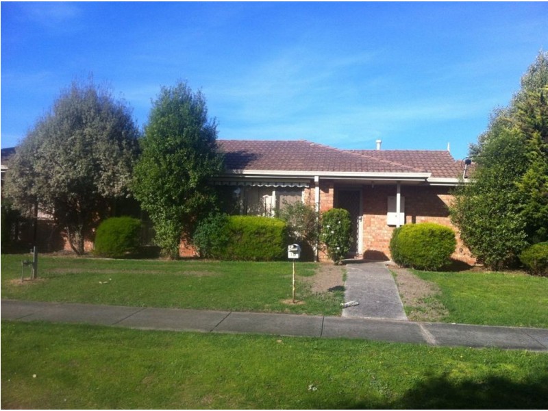 10 Caroline Crescent, Cranbourne West VIC 3977