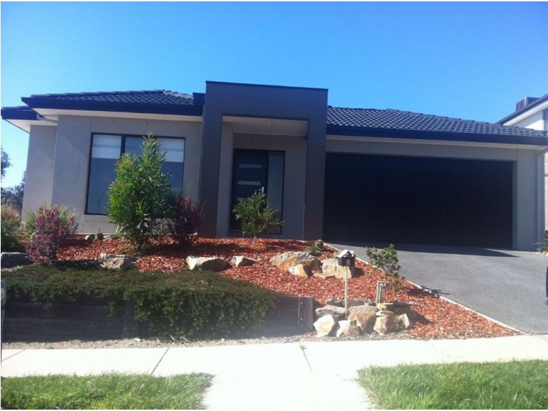 8 Maintop Ridge, Cranbourne South VIC 3977
