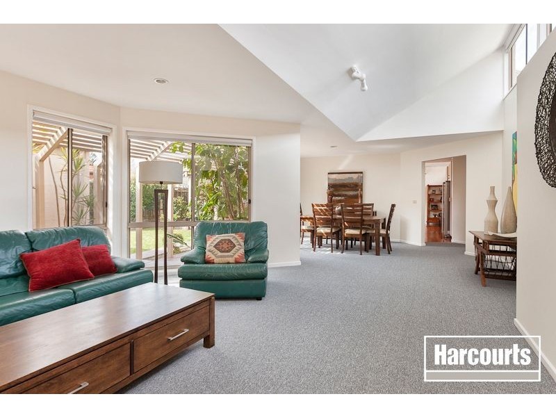 28 William Road, Berwick VIC 3806