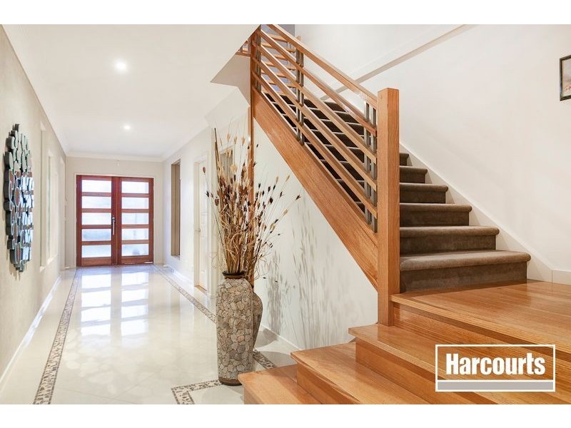 32 Bushlark Court, Berwick VIC 3806