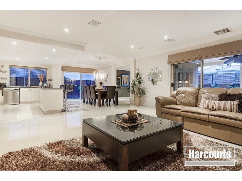 32 Bushlark Court, Berwick VIC 3806