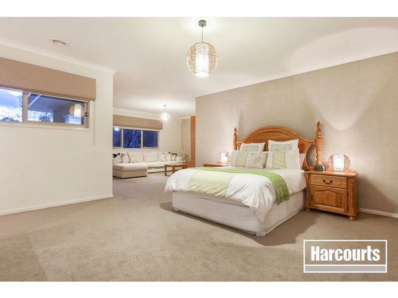 32 Bushlark Court, Berwick VIC 3806