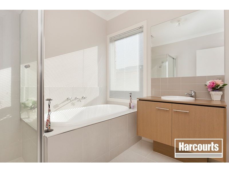 31 Baddeley Circuit, Cranbourne North VIC 3977