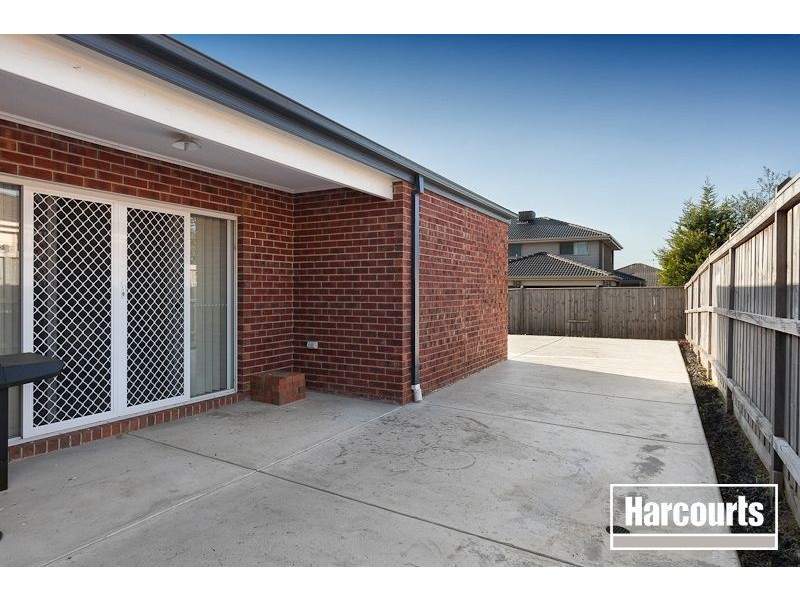 31 Baddeley Circuit, Cranbourne North VIC 3977