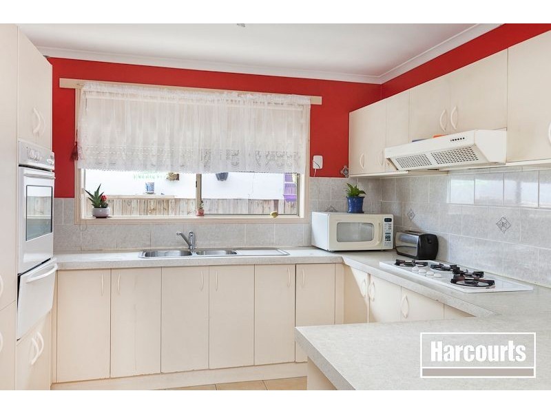 8 Brad Court, Cranbourne North VIC 3977