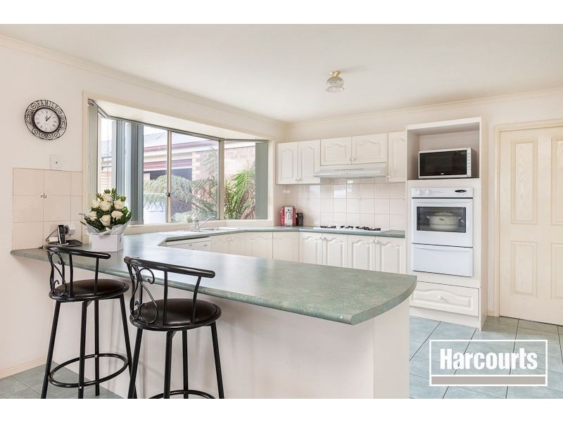 9 Pirita Place, Cranbourne West VIC 3977