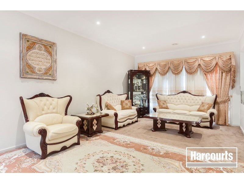 5 Majestic Boulevard, Cranbourne VIC 3977