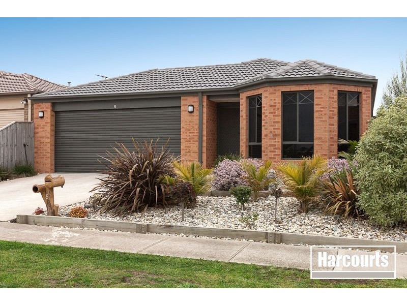 5 Ebony Street, Cranbourne VIC 3977