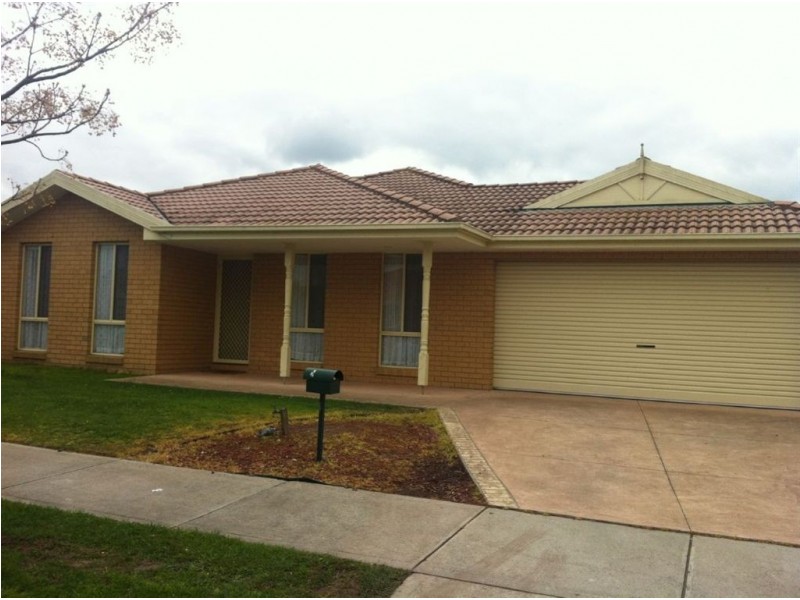 3 Watts Terrace, Pakenham VIC 3810