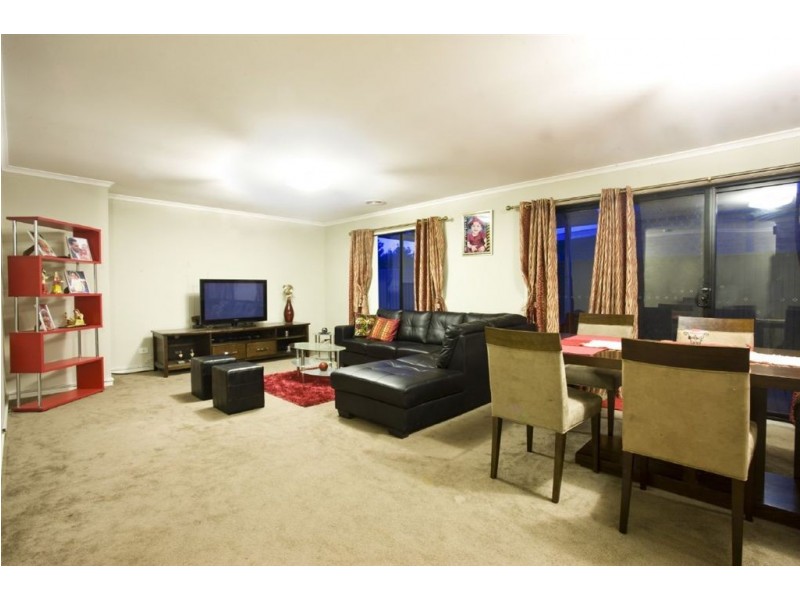 31 Bradford Drive, Cranbourne East VIC 3977