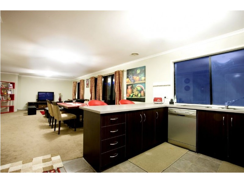 31 Bradford Drive, Cranbourne East VIC 3977