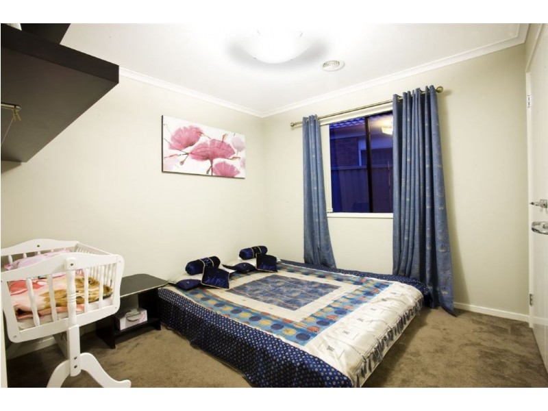 31 Bradford Drive, Cranbourne East VIC 3977