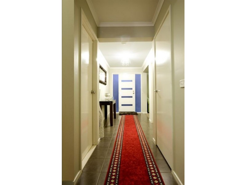 31 Bradford Drive, Cranbourne East VIC 3977