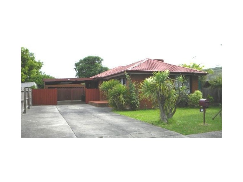 33 Circle Drive North, Cranbourne VIC 3977