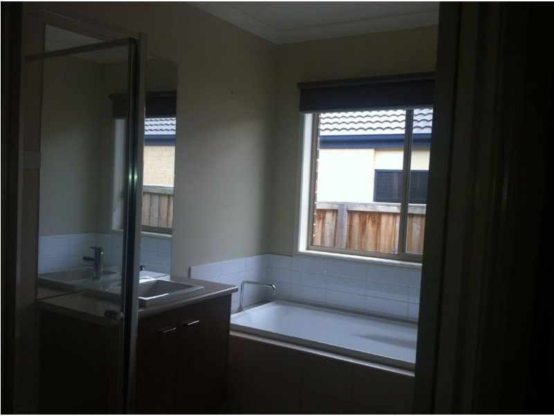 50 Grices Road, Berwick VIC 3806