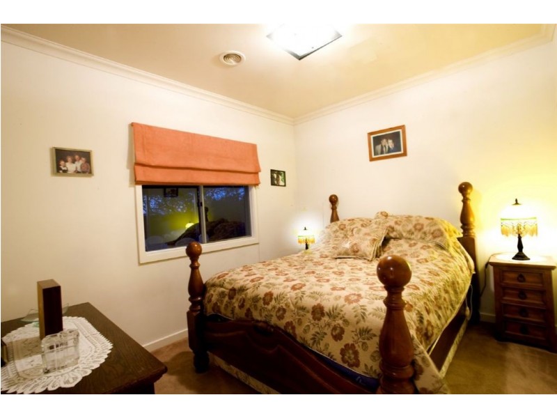 26 Springwater Crescent, Cranbourne VIC 3977