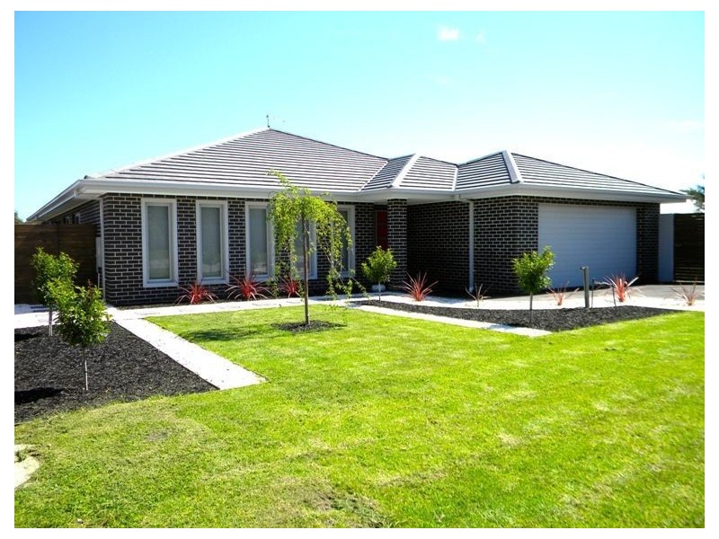 9 Avocet Close, Blind Bight VIC 3980