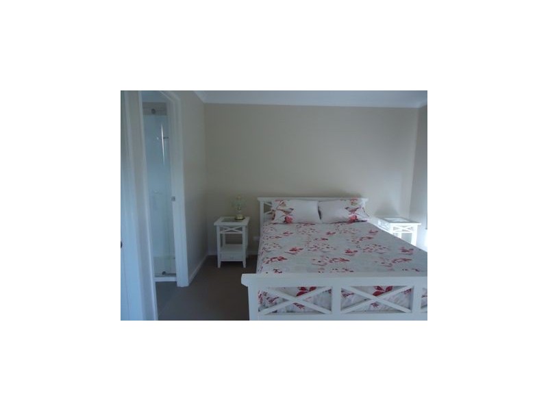 8 Tarwin Place, Cranbourne East VIC 3977