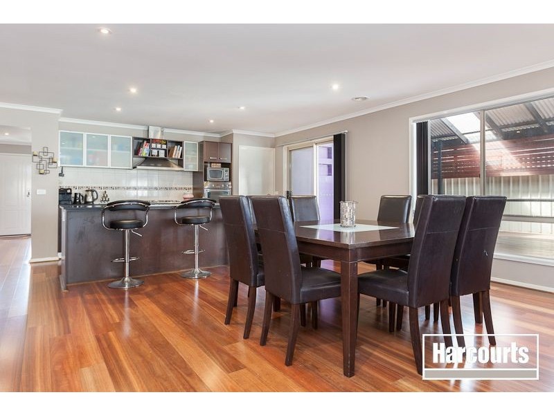 12 Thenford Close, Cranbourne East VIC 3977