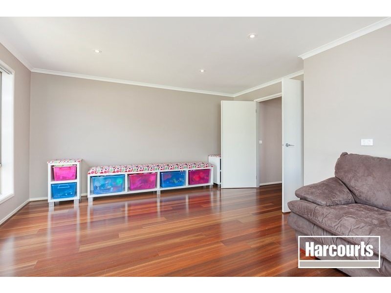 12 Thenford Close, Cranbourne East VIC 3977