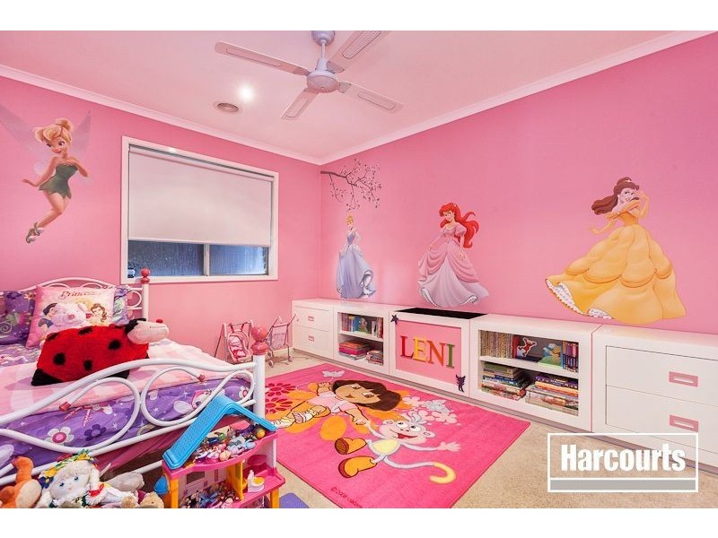 12 Thenford Close, Cranbourne East VIC 3977