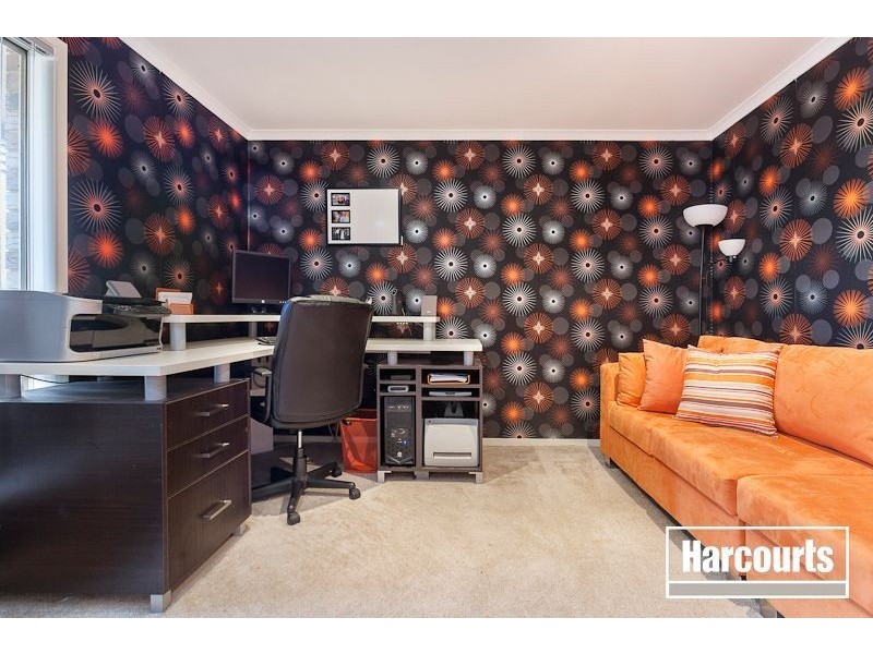12 Thenford Close, Cranbourne East VIC 3977
