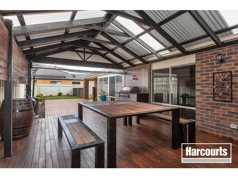 12 Thenford Close, Cranbourne East VIC 3977
