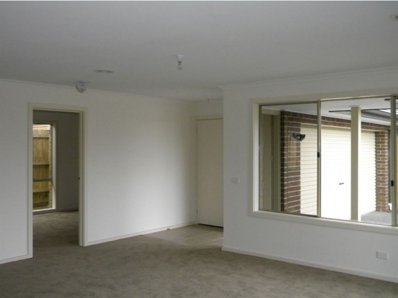 4/54-56 Bowen Street, Cranbourne VIC 3977