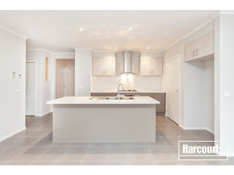 13 Coonewara Crescent, Clyde North VIC 3978