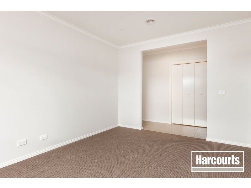 13 Coonewara Crescent, Clyde North VIC 3978