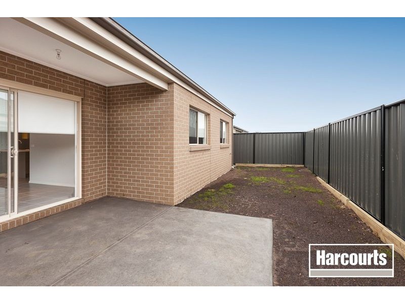 13 Coonewara Crescent, Clyde North VIC 3978