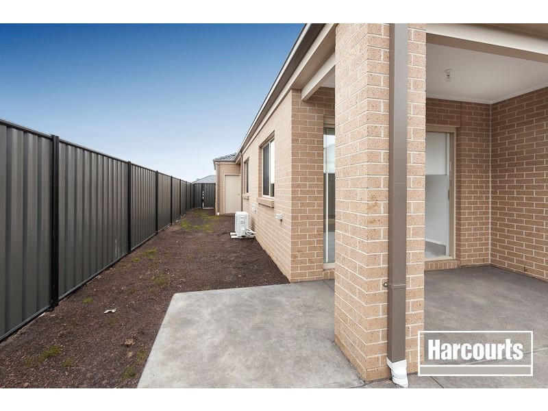 13 Coonewara Crescent, Clyde North VIC 3978