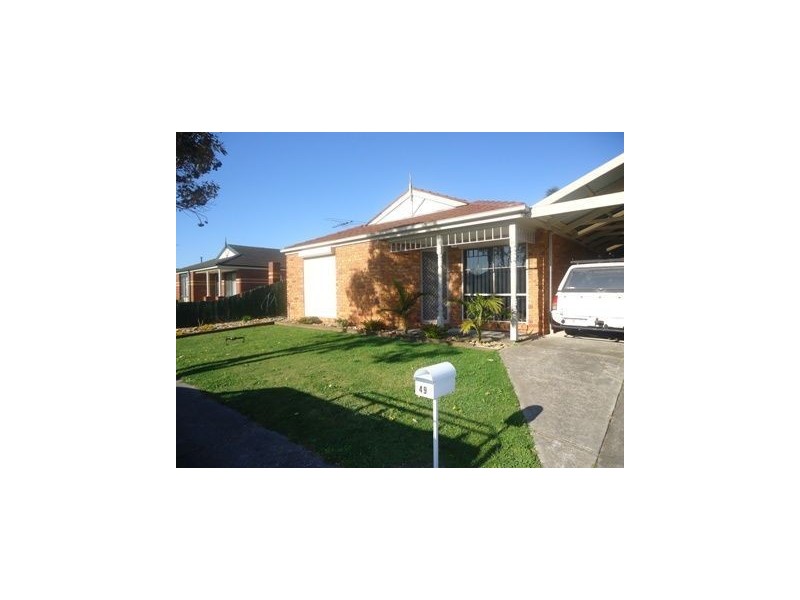 49 Hamilton Drive, Cranbourne North VIC 3977