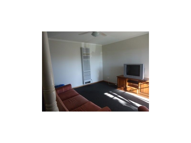 49 Hamilton Drive, Cranbourne North VIC 3977