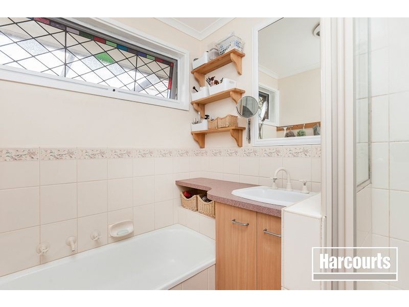 9 Ambleside Crescent, Berwick VIC 3806