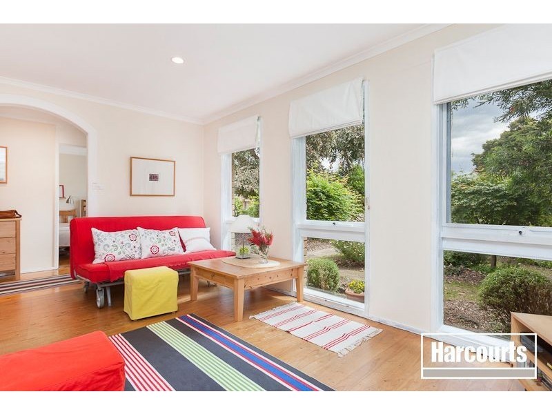 9 Ambleside Crescent, Berwick VIC 3806