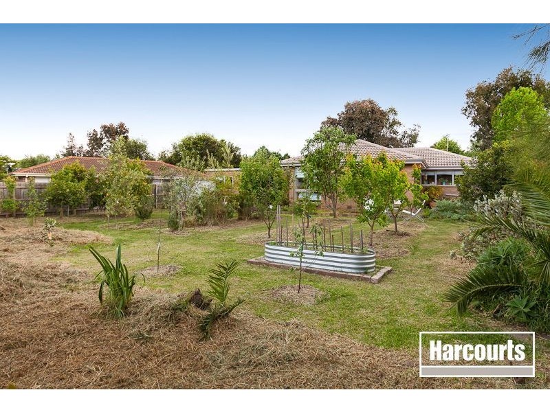 9 Ambleside Crescent, Berwick VIC 3806