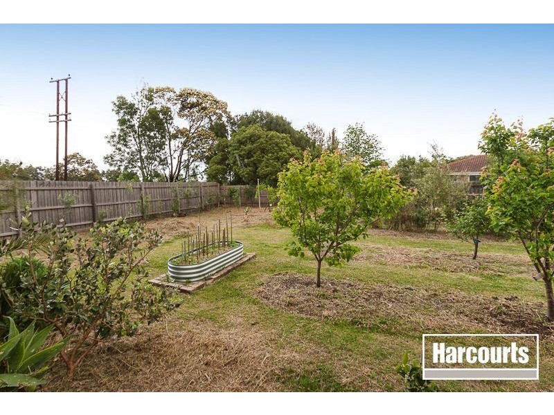 9 Ambleside Crescent, Berwick VIC 3806