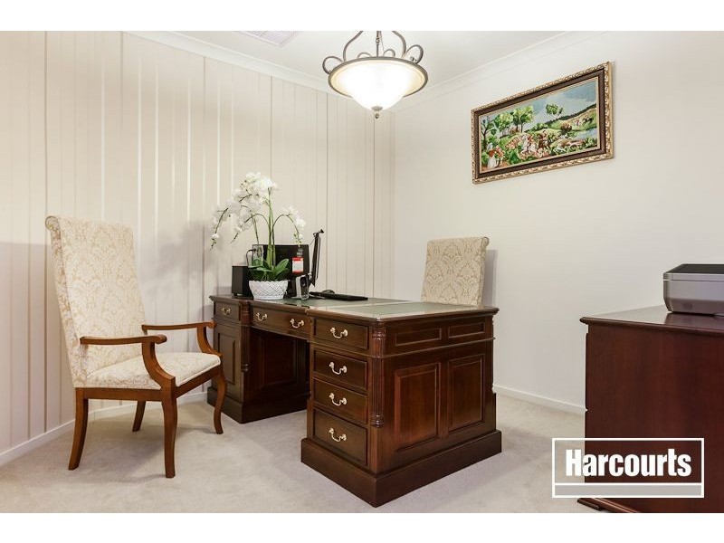 6 Limerick Road, Cranbourne East VIC 3977