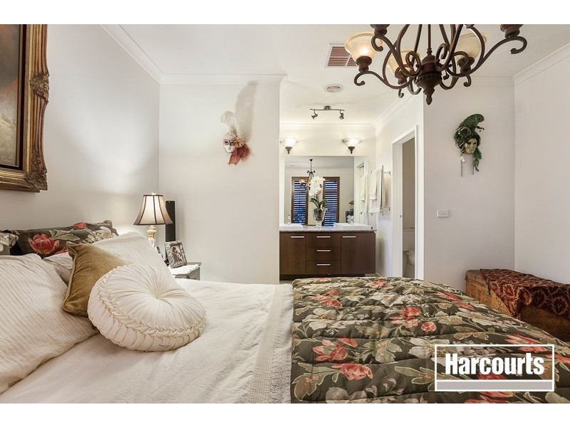 6 Limerick Road, Cranbourne East VIC 3977