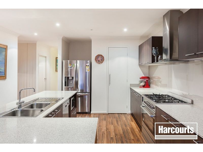 6 Limerick Road, Cranbourne East VIC 3977