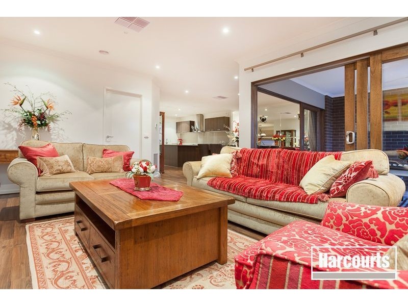 6 Limerick Road, Cranbourne East VIC 3977