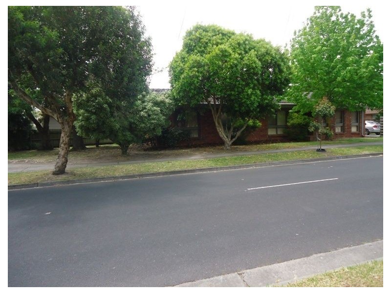 47 Circle Drive South, Cranbourne VIC 3977