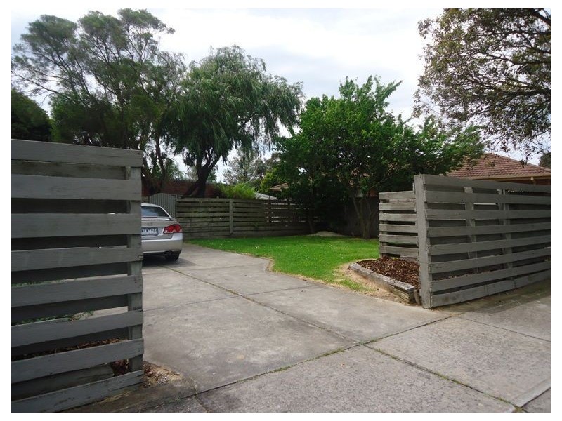 47 Circle Drive South, Cranbourne VIC 3977