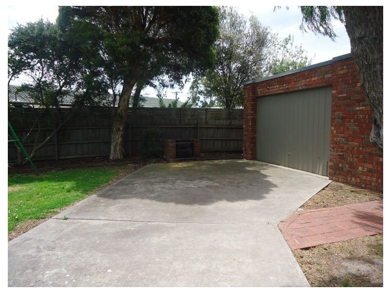 47 Circle Drive South, Cranbourne VIC 3977