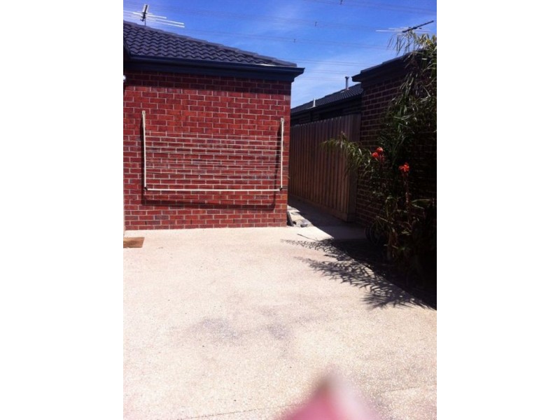 12 Violet Way, Cranbourne VIC 3977