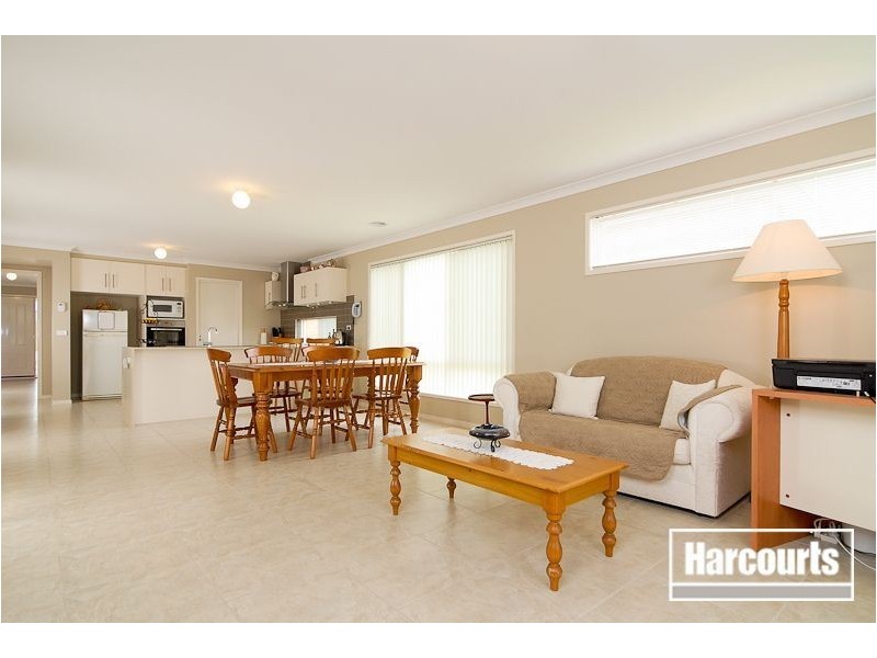 106 Brookwater Parade, Lyndhurst VIC 3975