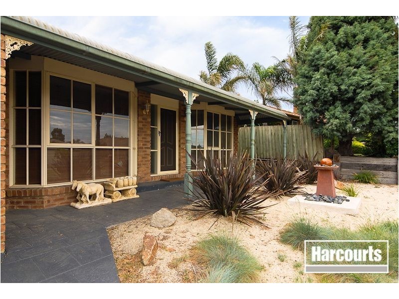 24 Phelan Drive, Cranbourne North VIC 3977