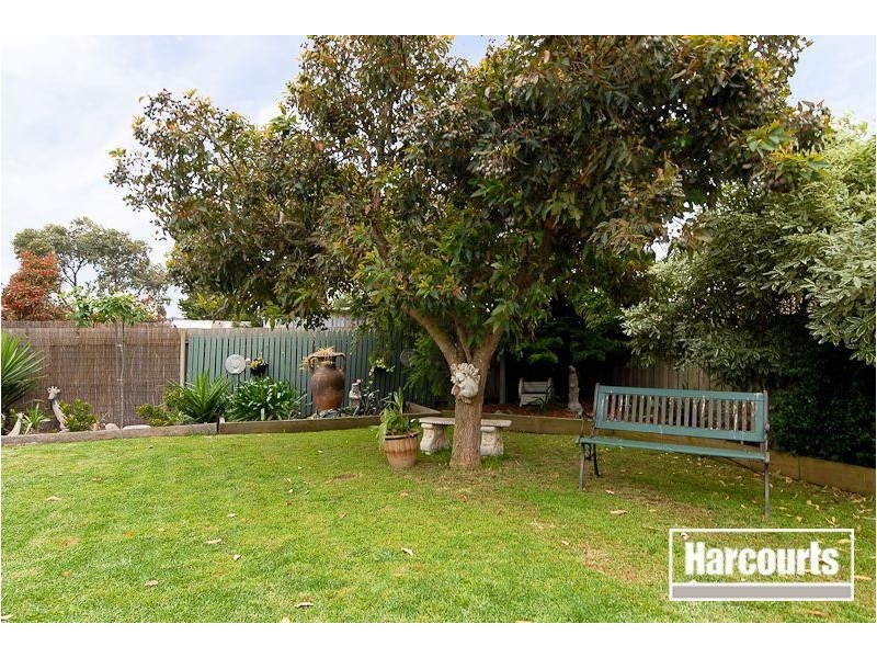 24 Phelan Drive, Cranbourne North VIC 3977